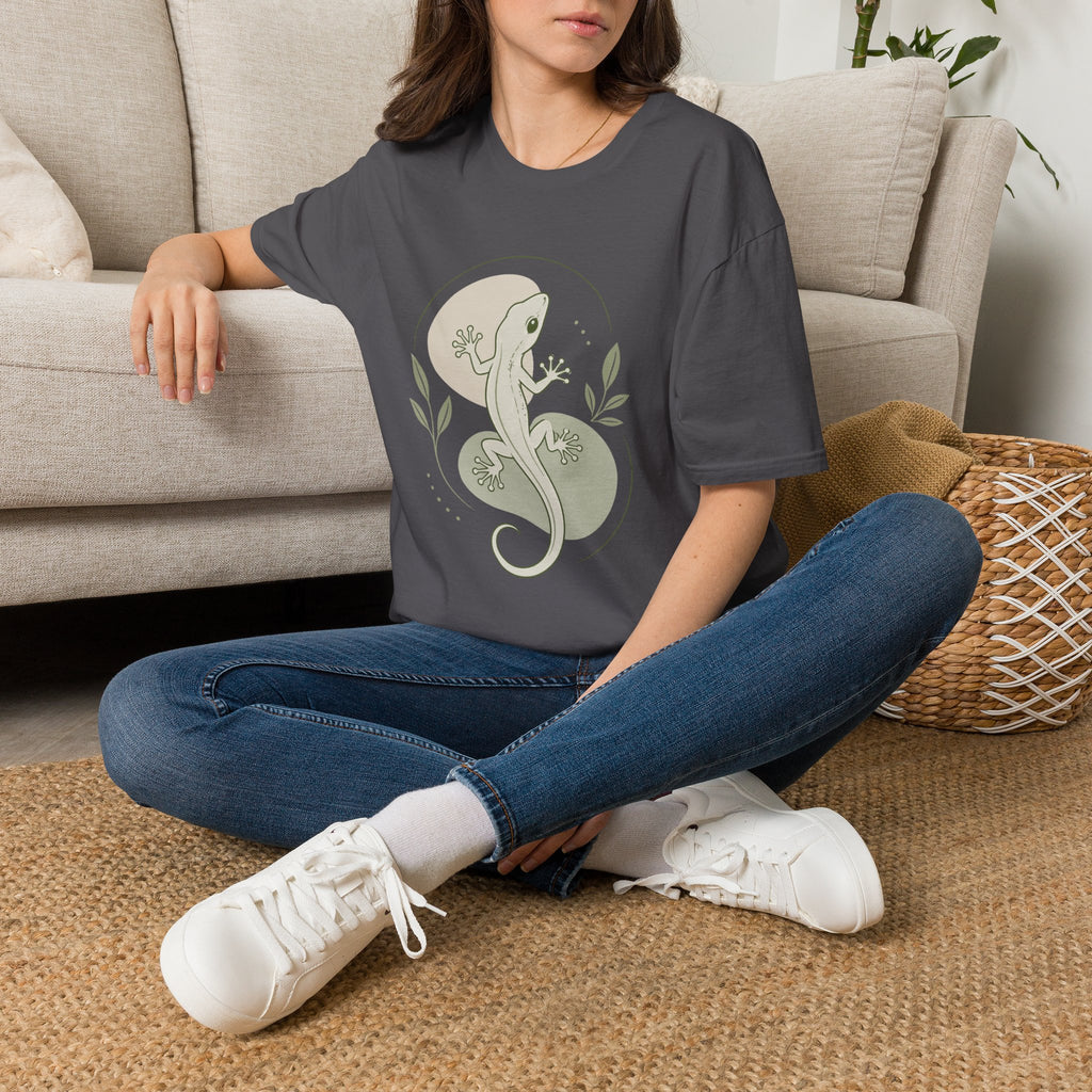 Lizard Graphic T-Shirt — Minimalist Gecko Nature Tee