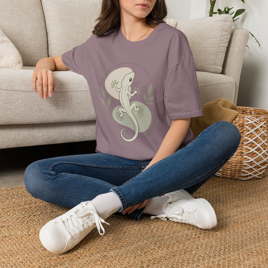 Lizard Graphic T-Shirt — Minimalist Gecko Nature Tee