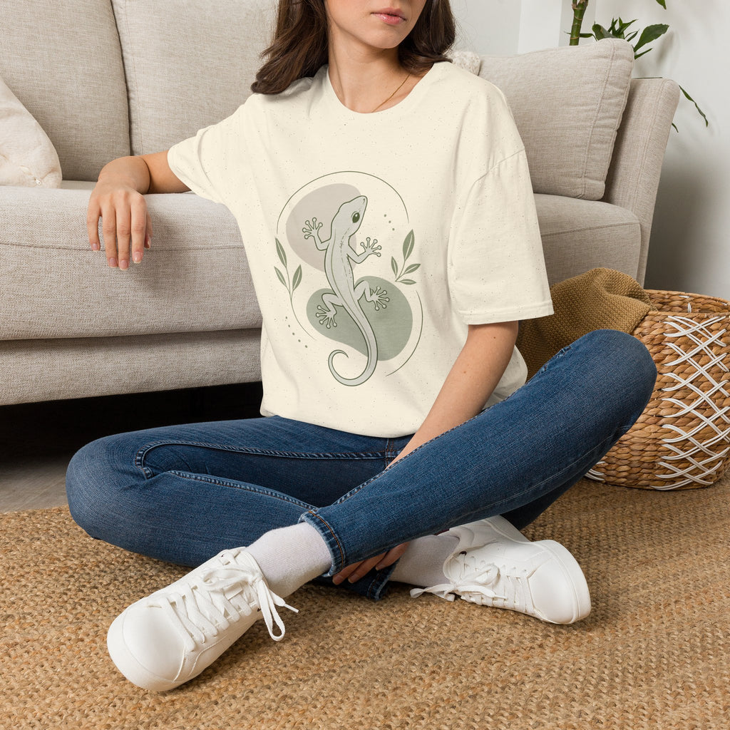 Lizard Graphic T-Shirt — Minimalist Gecko Nature Tee