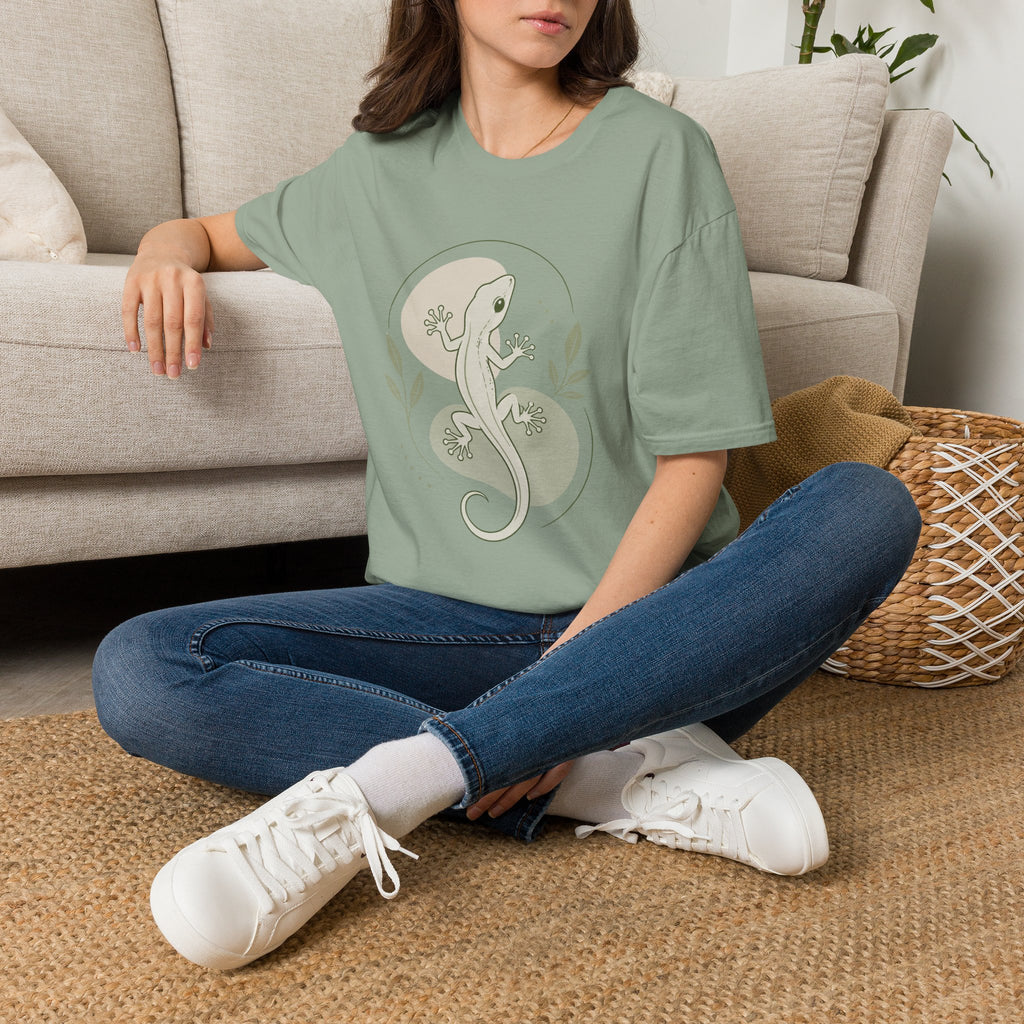Lizard Graphic T-Shirt — Minimalist Gecko Nature Tee