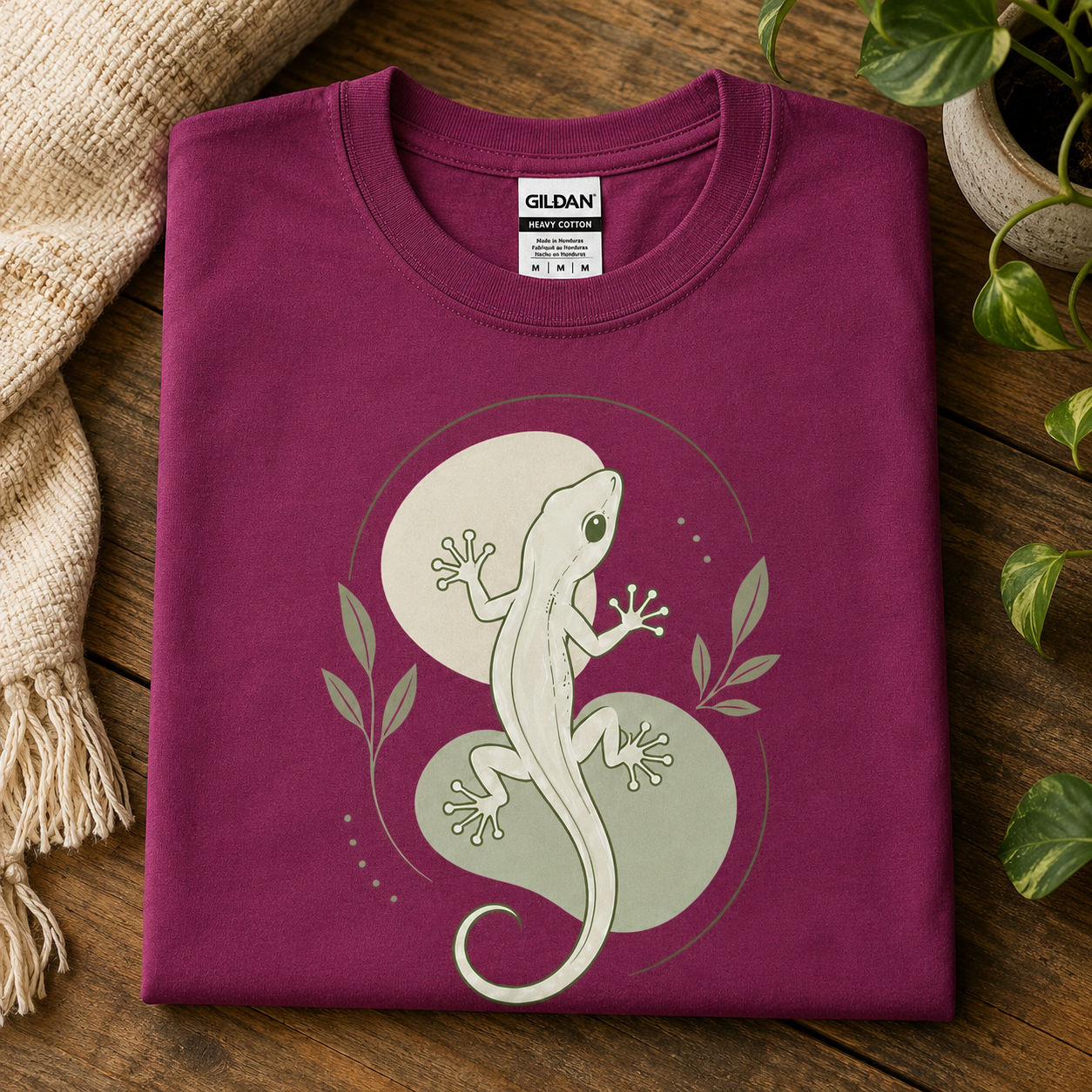 Minimalist Gecko T-Shirt | Aesthetic Reptile Lover Nature Tee